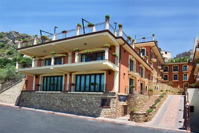 Agostiniana Hotel Santa Teresa Di Riva Exterior foto